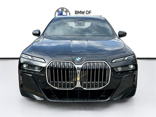 2025 BMW 7 Series 740i