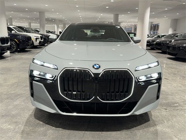 2025 BMW 7 Series 740i