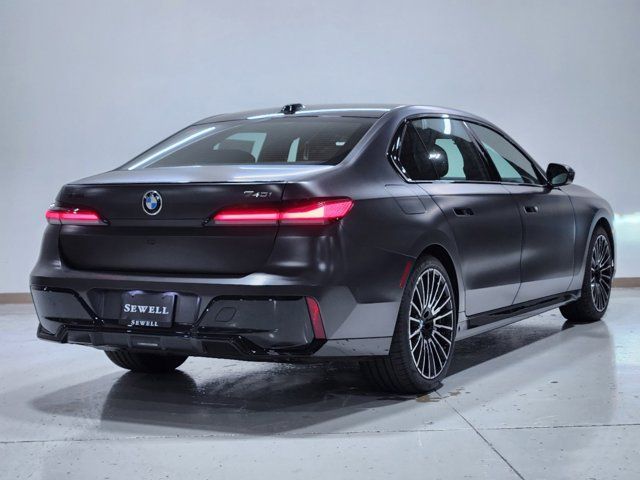 2025 BMW 7 Series 740i