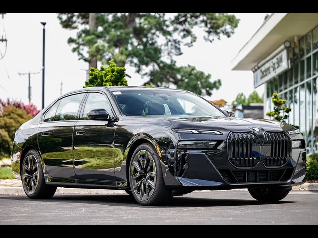 2025 BMW 7 Series 740i