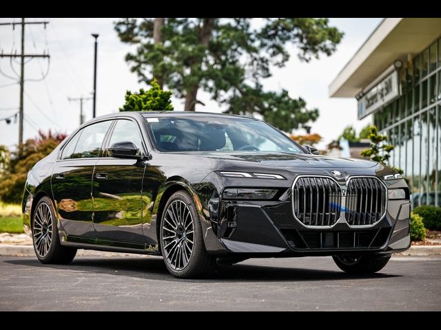 2025 BMW 7 Series 740i