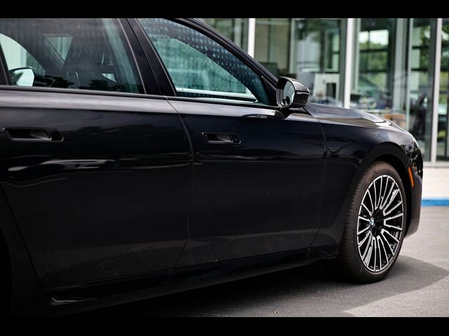2025 BMW 7 Series 740i