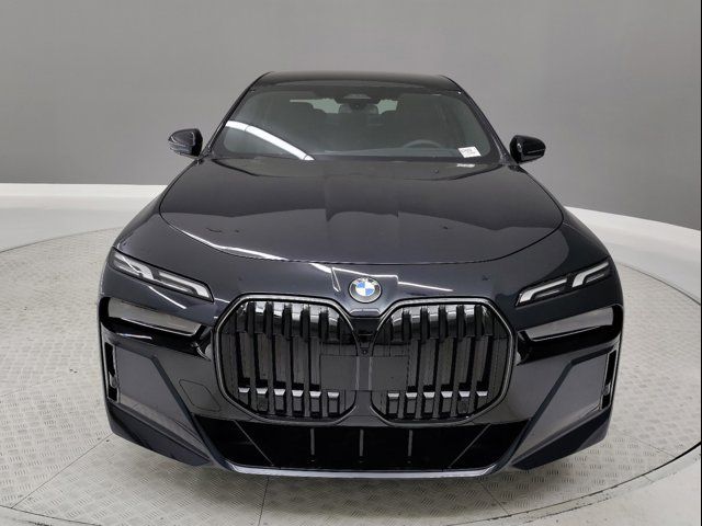 2025 BMW 7 Series 740i