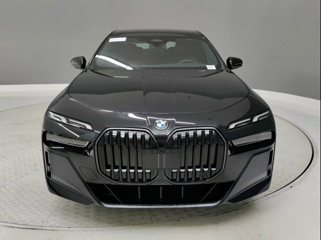 2025 BMW 7 Series 740i