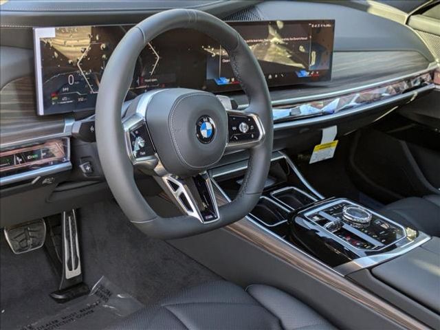 2025 BMW 7 Series 740i