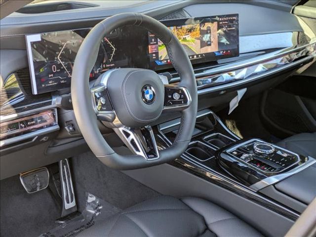 2025 BMW 7 Series 740i