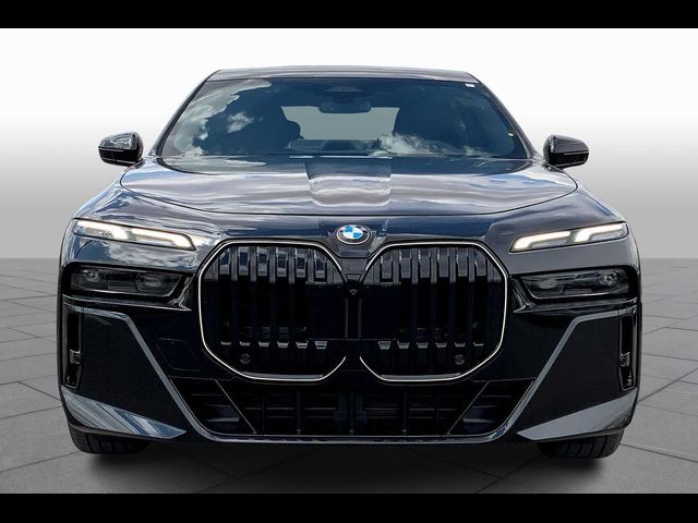 2025 BMW 7 Series 740i