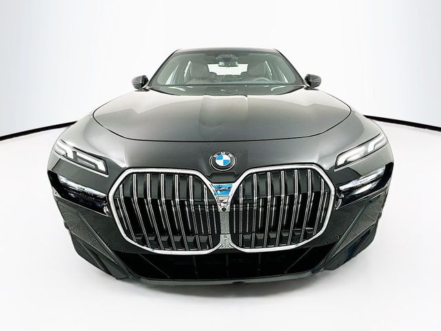 2025 BMW 7 Series 740i