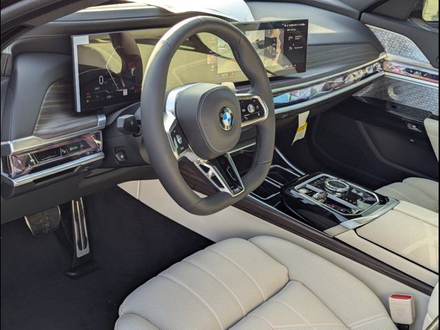 2025 BMW 7 Series 740i