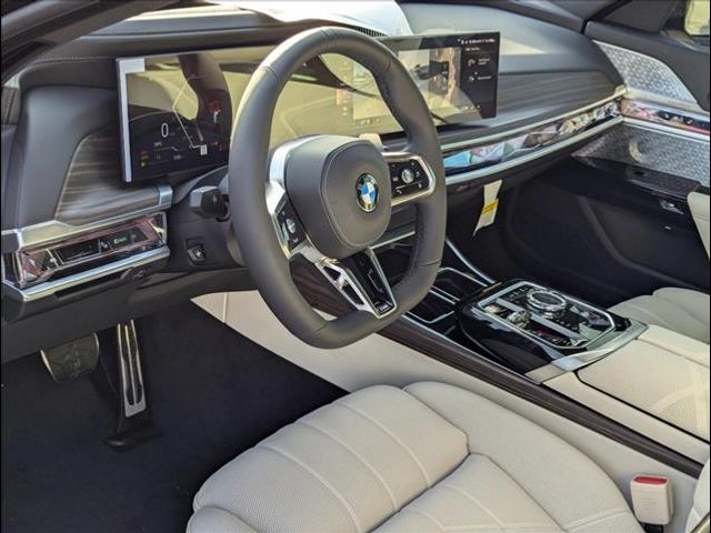 2025 BMW 7 Series 740i