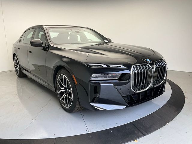 2025 BMW 7 Series 740i