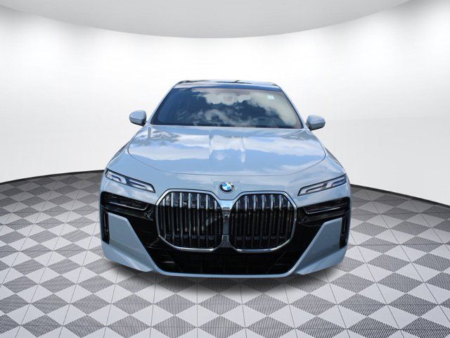 2025 BMW 7 Series 740i