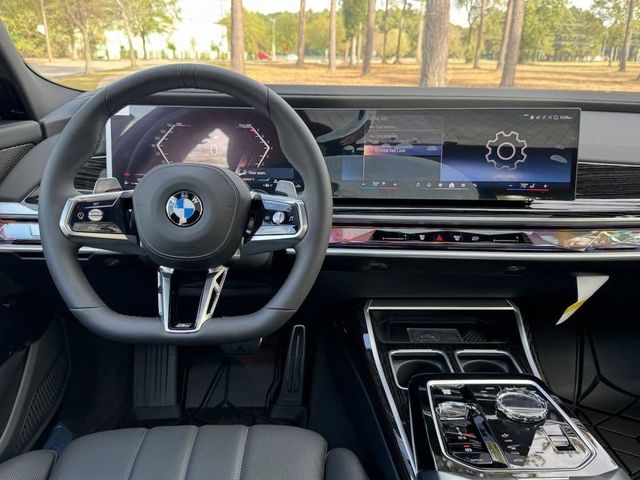 2025 BMW 7 Series 740i