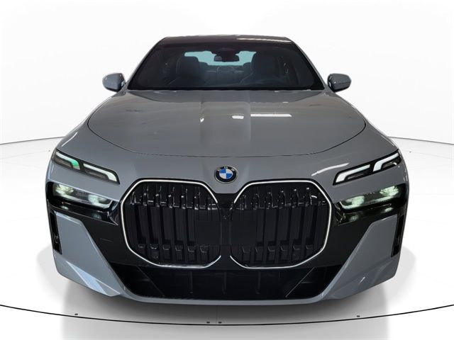 2025 BMW 7 Series 740i