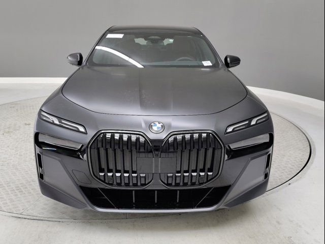 2025 BMW 7 Series 740i