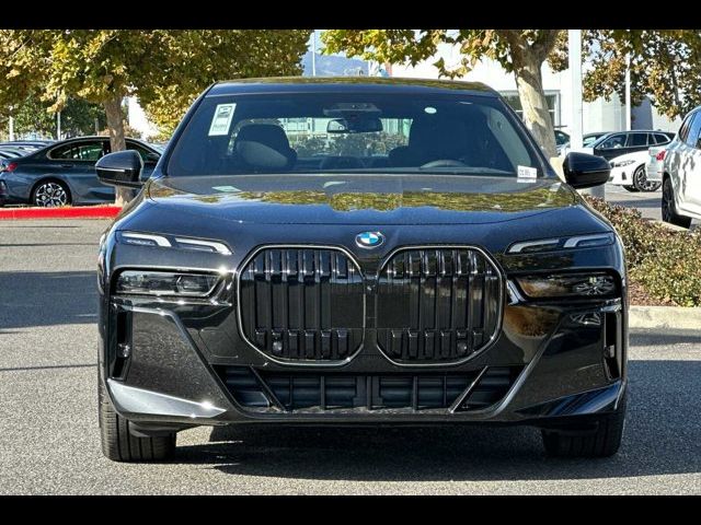 2025 BMW 7 Series 740i