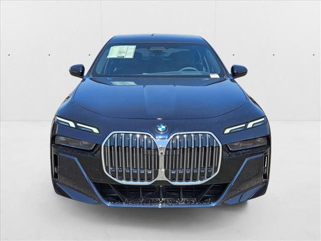 2025 BMW 7 Series 740i