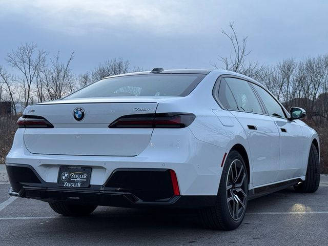 2025 BMW 7 Series 740i xDrive