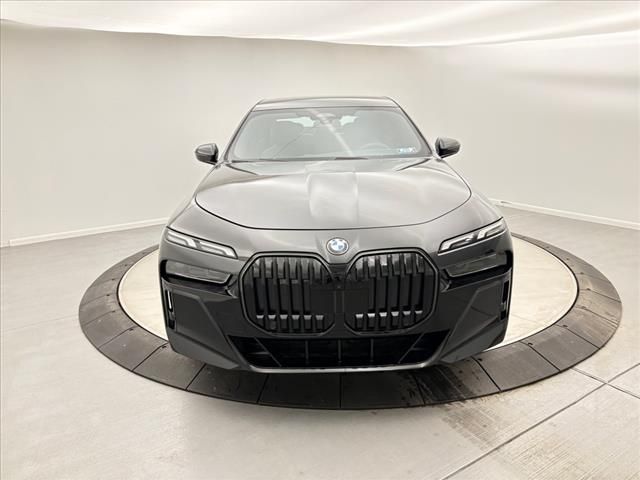 2025 BMW 7 Series 740i xDrive