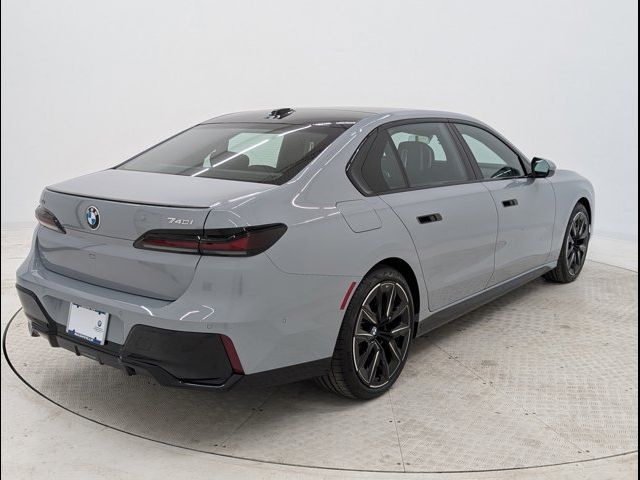 2025 BMW 7 Series 740i xDrive
