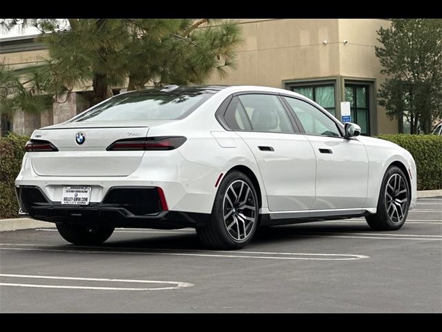 2025 BMW 7 Series 740i xDrive