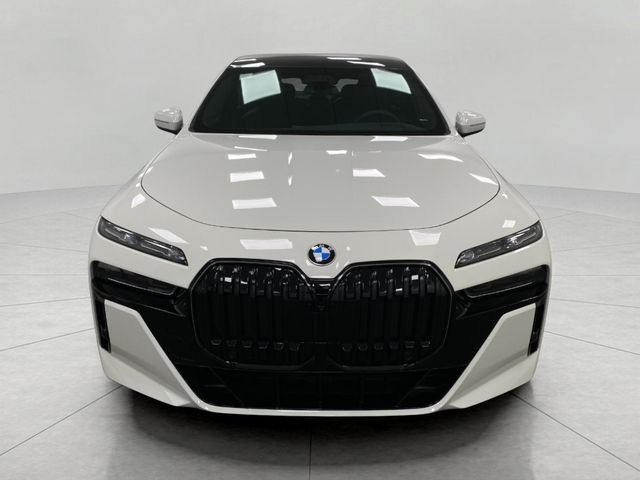 2025 BMW 7 Series 760i xDrive