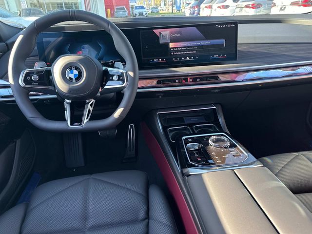 2025 BMW 7 Series 740i xDrive