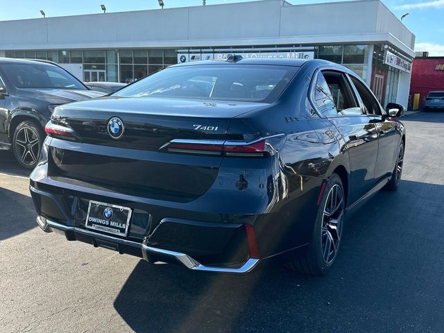 2025 BMW 7 Series 740i xDrive