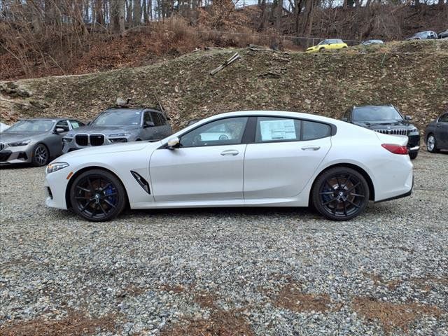 2025 BMW 8 Series 840i