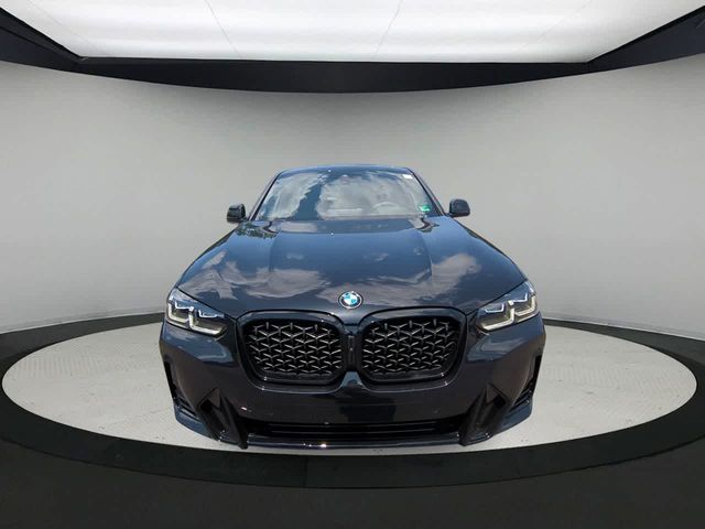 2025 BMW X4 xDrive30i