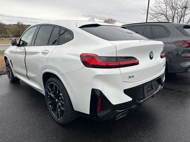 2025 BMW X4 M40i