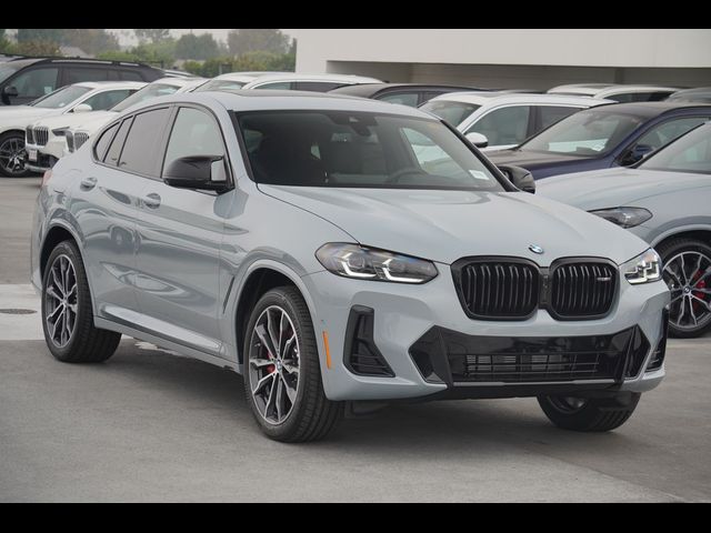 2025 BMW X4 M40i