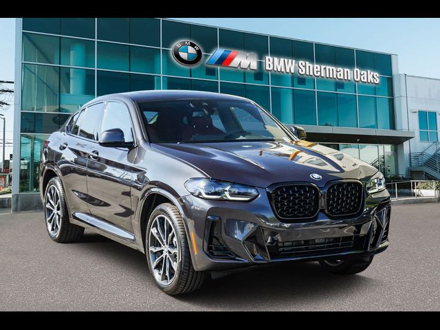 2025 BMW X4 xDrive30i