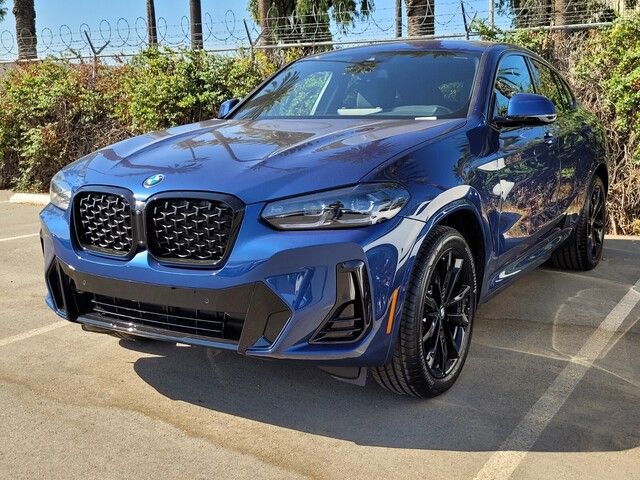 2025 BMW X4 xDrive30i