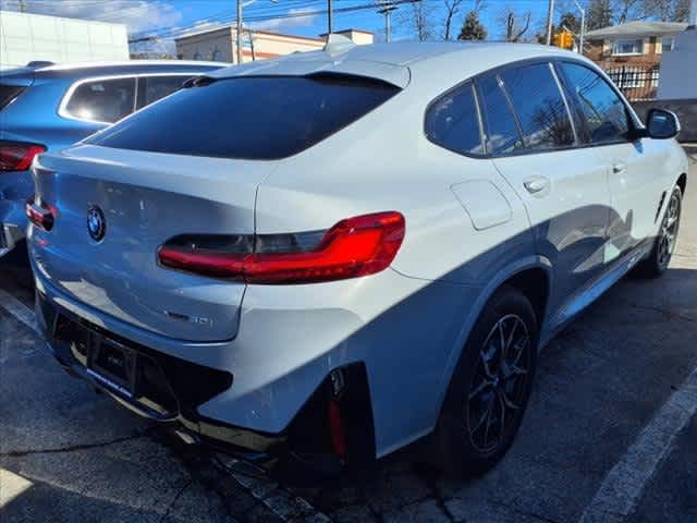 2025 BMW X4 xDrive30i