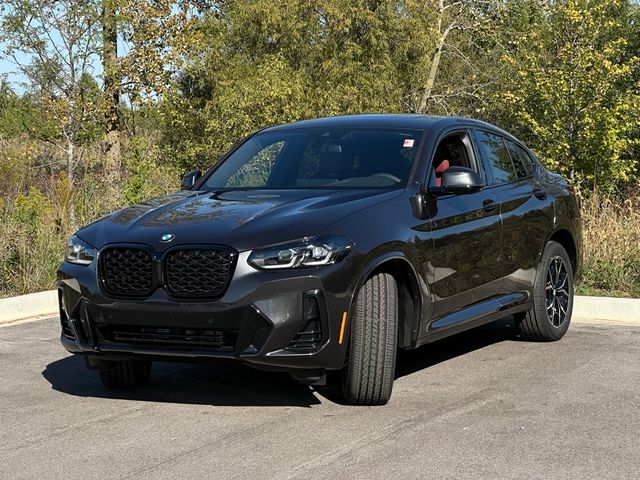 2025 BMW X4 xDrive30i