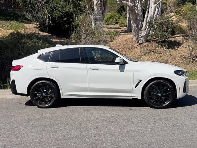 2025 BMW X4 xDrive30i