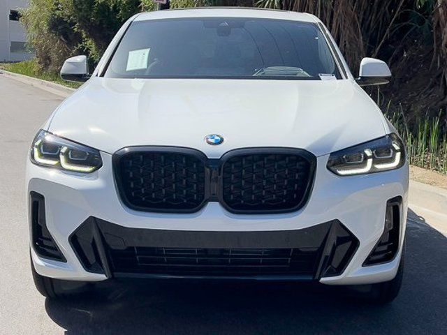 2025 BMW X4 xDrive30i