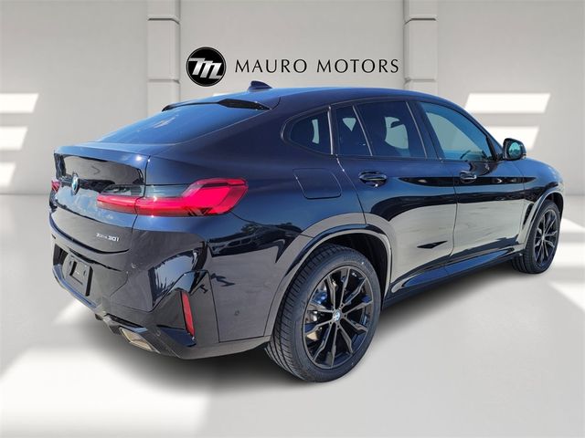 2025 BMW X4 xDrive30i