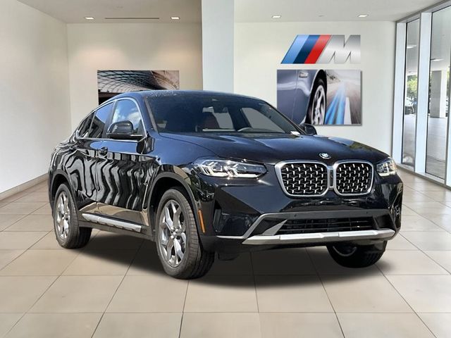 2025 BMW X4 xDrive30i