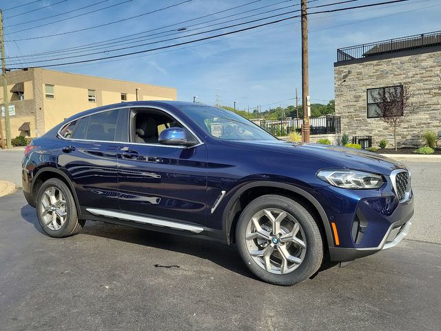 2025 BMW X4 xDrive30i