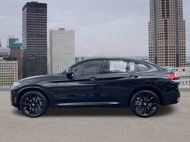 2025 BMW X4 xDrive30i