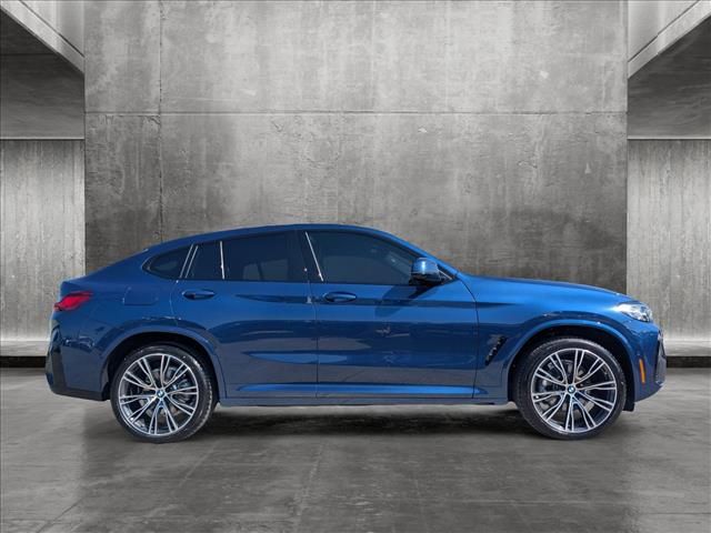 2025 BMW X4 xDrive30i