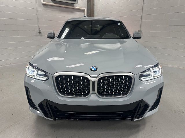 2025 BMW X4 xDrive30i