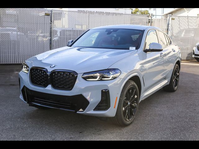 2025 BMW X4 xDrive30i