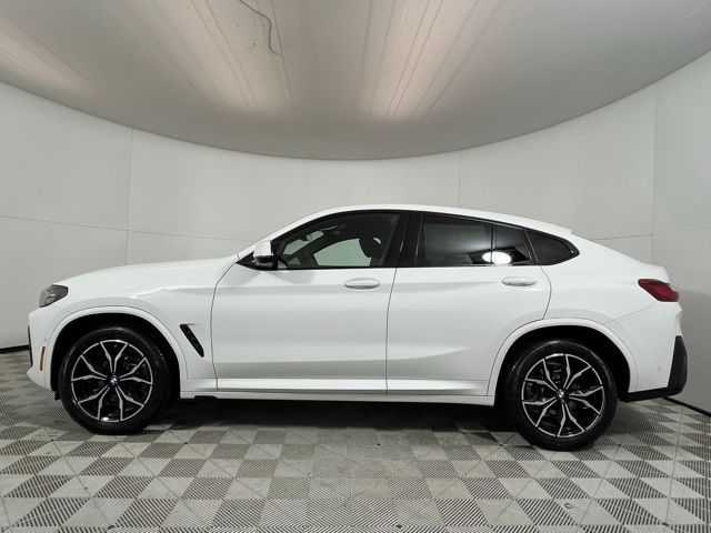 2025 BMW X4 xDrive30i