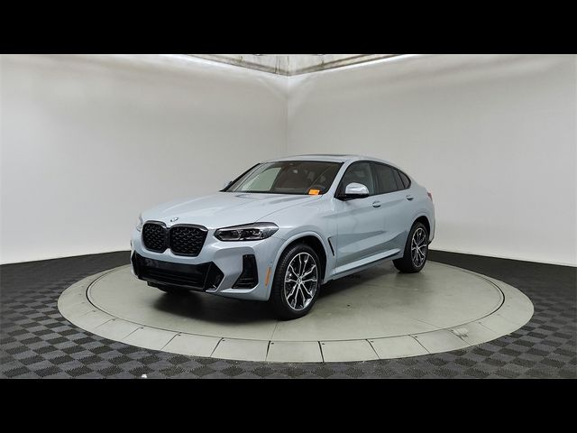 2025 BMW X4 xDrive30i