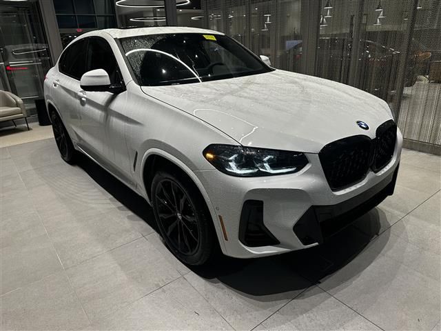 2025 BMW X4 xDrive30i