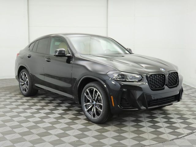 2025 BMW X4 xDrive30i