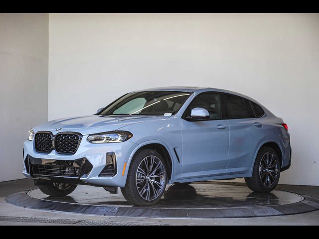 2025 BMW X4 xDrive30i